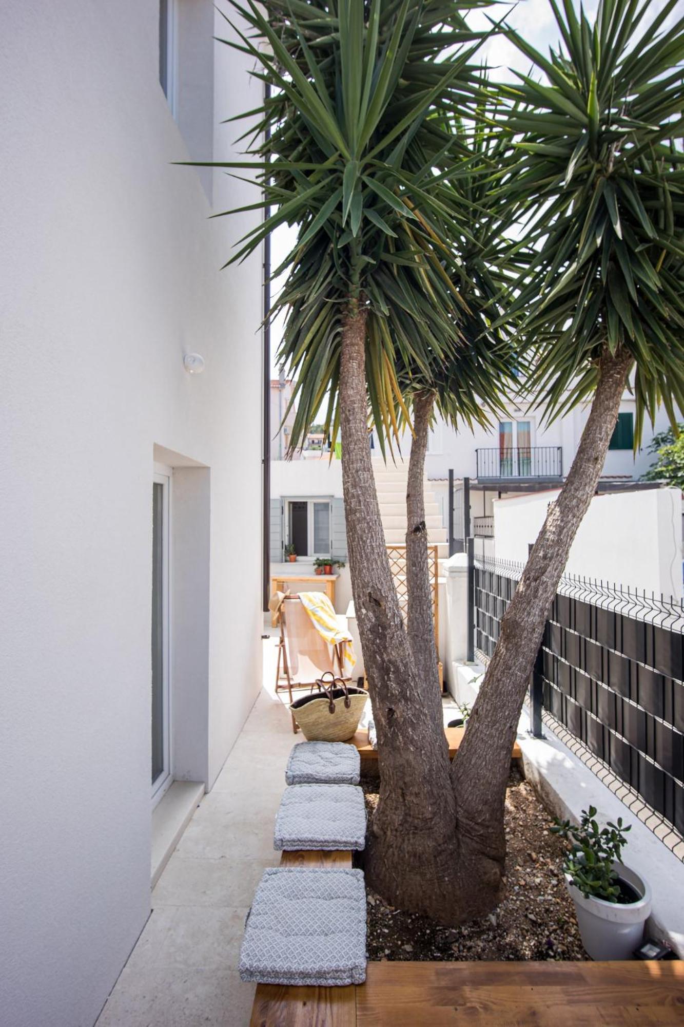 Studio Apartments Yucca, 2-Min To The Beach And 5 To Trogir Exterior foto